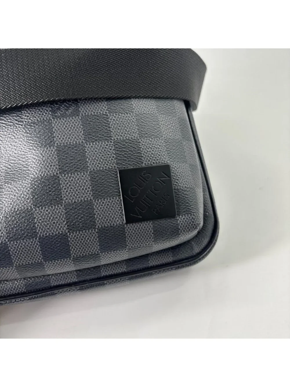 Louis Vuitton Damier Graphite Avenue Sling